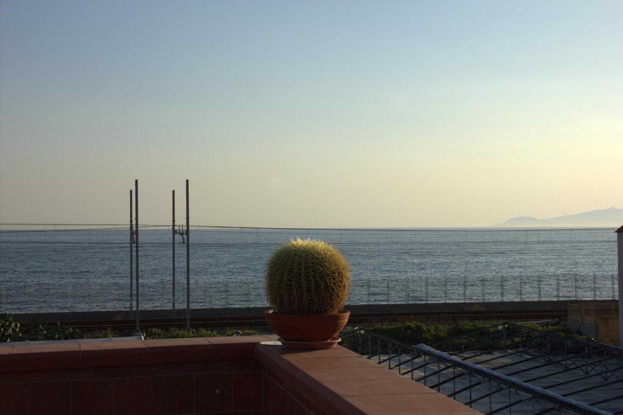 Domus Felix Bed & Breakfast Ercolano Exterior photo