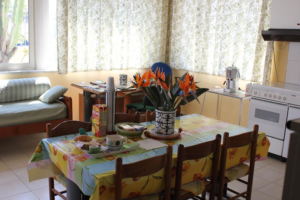 Domus Felix Bed & Breakfast Ercolano Exterior photo
