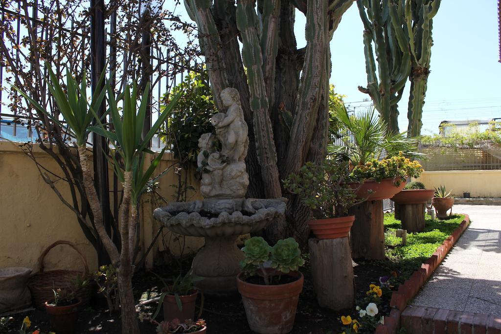 Domus Felix Bed & Breakfast Ercolano Exterior photo